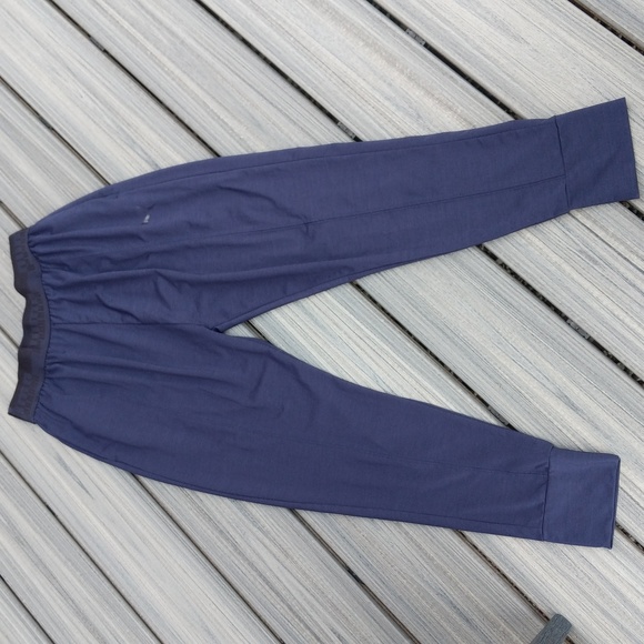 Puma Jogger Size S/P - Picture 5 of 11